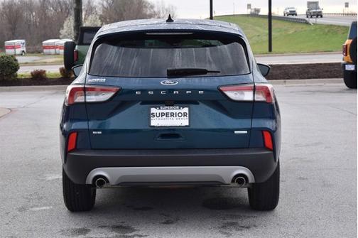 Photo 4 of 24 of 2020 Ford Escape SE