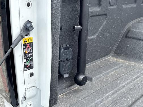 Summit White 2024 GMC Sierra 2500 AT4X
