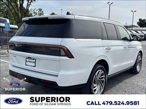 Crystal White Metallic 2025 Lincoln Navigator Reserve
