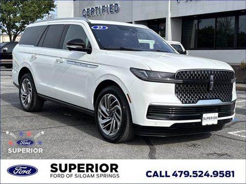 Crystal White Metallic 2025 Lincoln Navigator Reserve