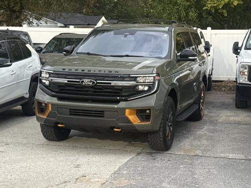 Green 2025 Ford Expedition Tremor