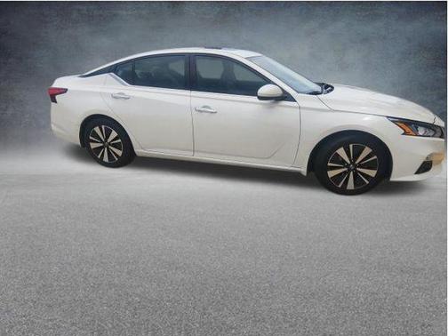 Pearl White Tricoat 2019 Nissan Altima 2.5 SV