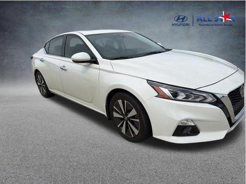 Pearl White Tricoat 2019 Nissan Altima 2.5 SV