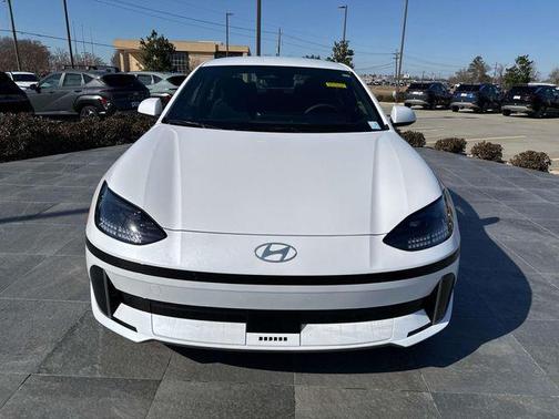 2025 Hyundai IONIQ 6 SE
