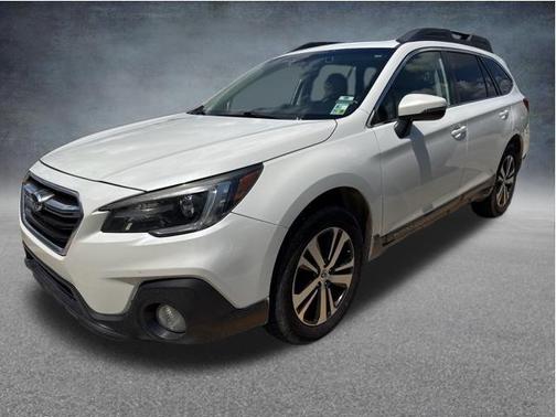 Crystal White Pearl 2019 Subaru Outback 2.5i Limited