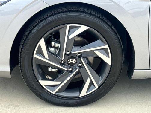 Fluid Metal 2025 Hyundai ELANTRA Sport