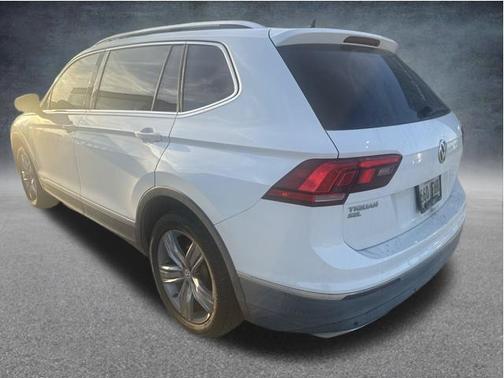 White Silver 2018 Volkswagen Tiguan 2.0T SEL