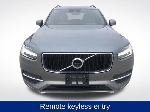 Gray 2018 Volvo XC90 T6 Momentum