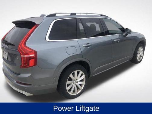 Gray 2018 Volvo XC90 T6 Momentum