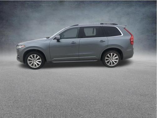 Gray Metallic 2018 Volvo XC90 T6 Momentum