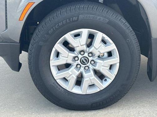 Gun Metallic 2024 Nissan Frontier SV