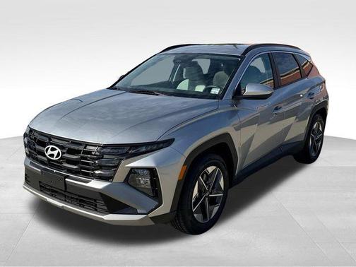 Shimmering Silver 2025 Hyundai TUCSON SEL