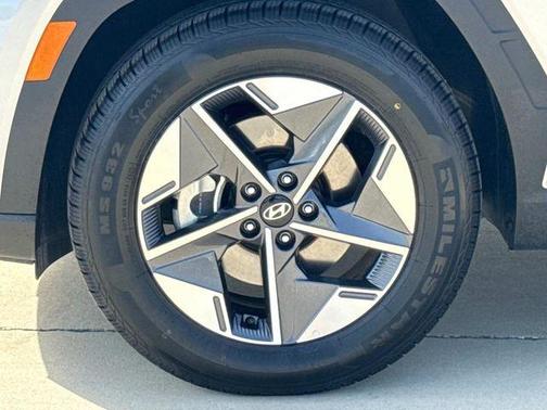 Shimmering Silver 2025 Hyundai TUCSON SEL