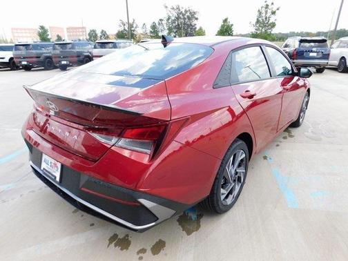 2025 Hyundai ELANTRA Sport