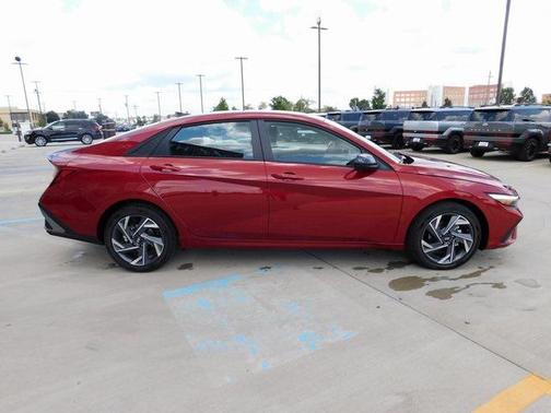 2025 Hyundai ELANTRA Sport