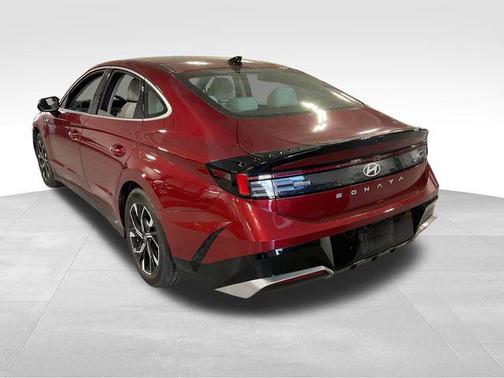 Ultimate red 2025 Hyundai SONATA SEL