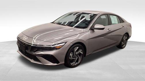 2025 Hyundai ELANTRA SEL