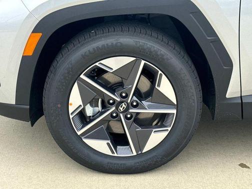 Shimmering Silver 2026 Hyundai TUCSON SEL Premium