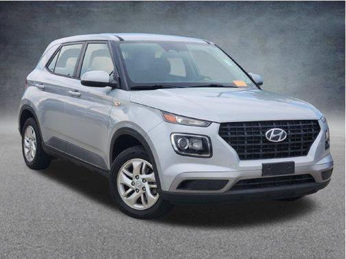 Stellar Silver 2023 Hyundai VENUE SE
