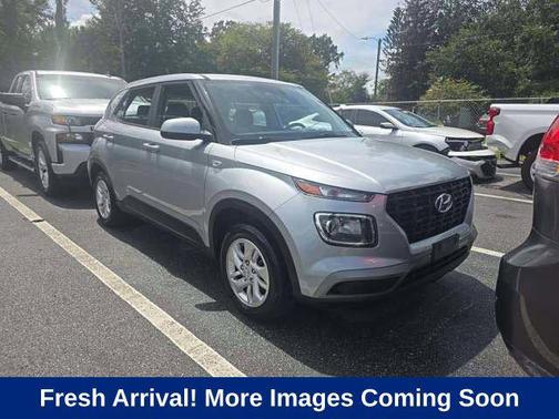 Stellar Silver 2023 Hyundai VENUE SE