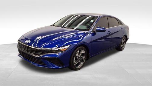 2025 Hyundai ELANTRA SEL