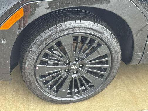 Phantom Black 2026 Hyundai SANTA FE HEV Calligraphy