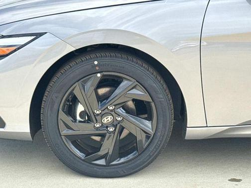 Fluid Metal 2026 Hyundai ELANTRA Sport