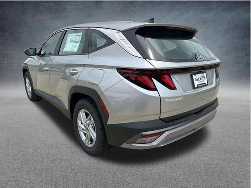 Shimmering Silver 2026 Hyundai TUCSON SE