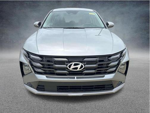 Shimmering Silver 2026 Hyundai TUCSON SE