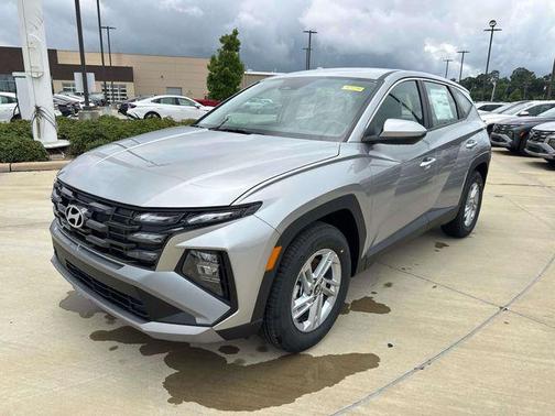 Shimmering Silver 2026 Hyundai TUCSON SE