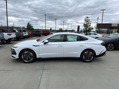 2026 Hyundai SONATA SEL