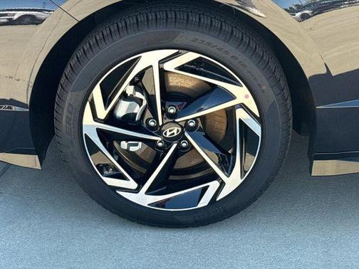 2026 Hyundai SONATA SEL