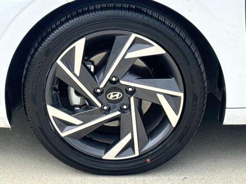 Serenity White 2025 Hyundai ELANTRA SEL