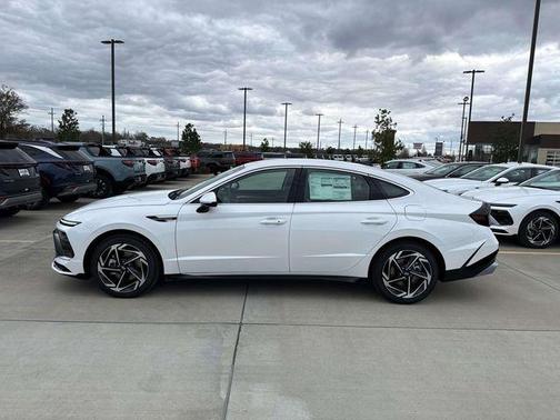 2026 Hyundai SONATA SEL