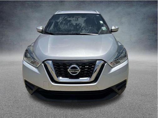 Brilliant Silver 2018 Nissan Kicks SV