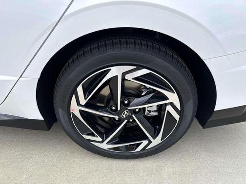 2026 Hyundai SONATA SEL