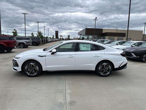 2026 Hyundai SONATA SEL