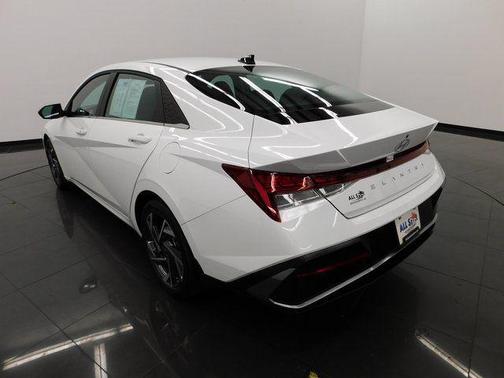 2025 Hyundai ELANTRA SEL