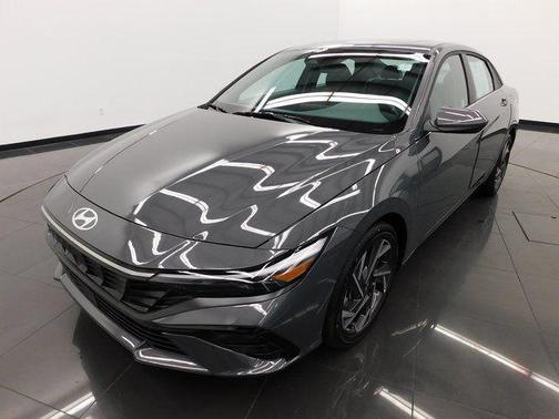 2025 Hyundai ELANTRA SEL