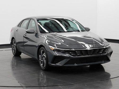 2025 Hyundai ELANTRA SEL