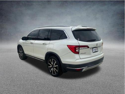 White Diamond Pearl 2019 Honda Pilot Elite