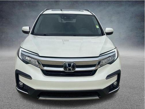 White Diamond Pearl 2019 Honda Pilot Elite