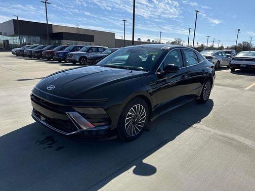 Abyss Black 2026 Hyundai SONATA Hybrid Limited