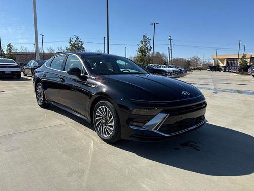 Abyss Black 2026 Hyundai SONATA Hybrid Limited