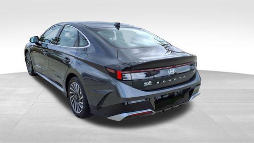 2025 Hyundai SONATA Hybrid SE