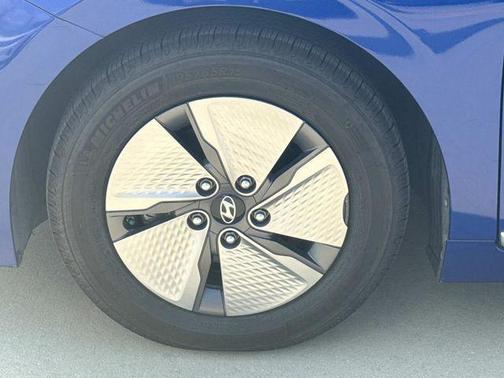 2020 Hyundai IONIQ Hybrid SE