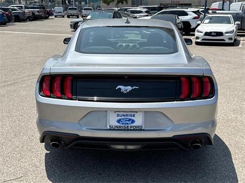 2021 Ford Mustang EcoBoost