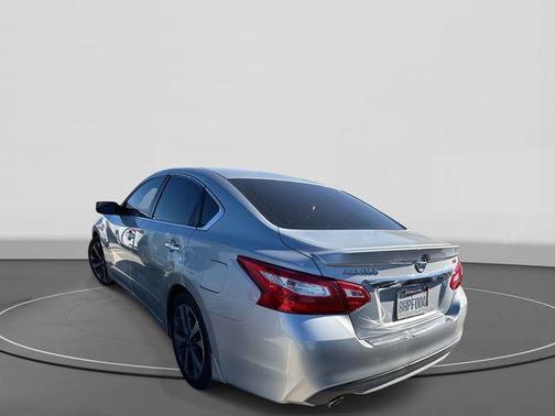 2016 Nissan Altima 2.5 SR