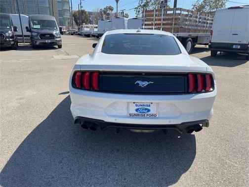 2022 Ford Mustang EcoBoost