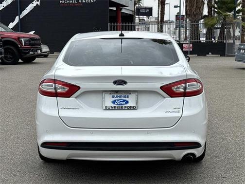 2016 Ford Fusion Hybrid SE